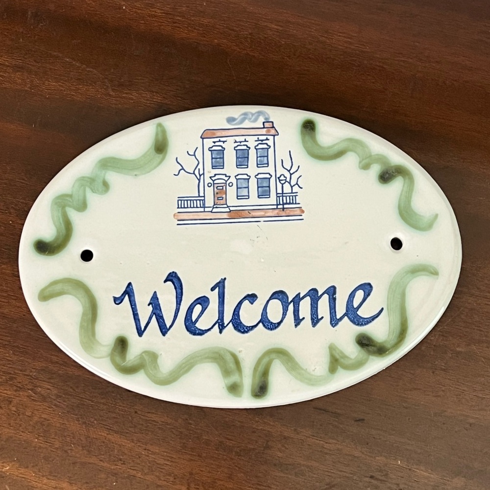 Louisville Stoneware Welcome House door plaque